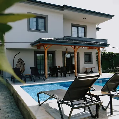 Villa Lux *
