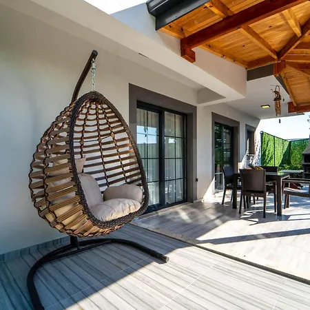 Lux Villa *